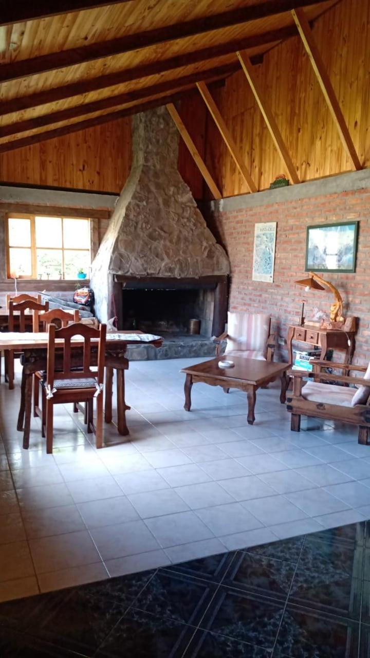 Hosteria Altas Cumbres El Chalten Exterior photo